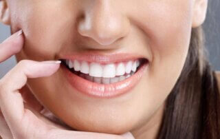 dis-beyazlatma-sonrasi-dis-beyazlatma-sonrasi-sararma-sizlama-agri-320×202 dis-beyazlatma-sonrasi-dis-beyazlatma-sonrasi-sararma-sizlama-agri-320x202